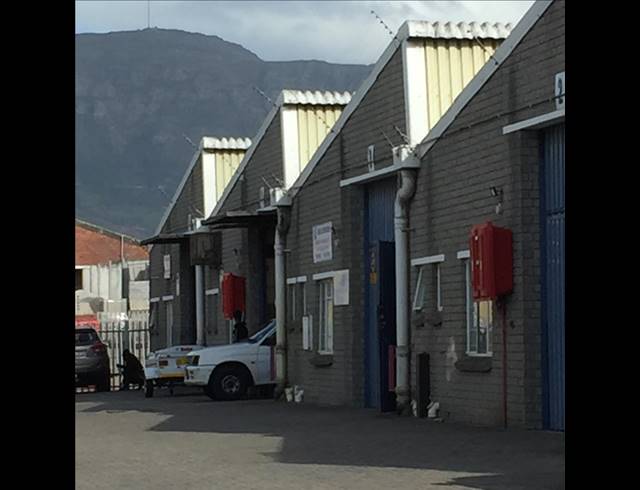 202M² WAREHOUSE SOLD IN RETREAT